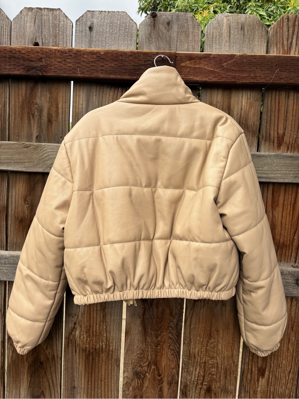 Cropped Beige Puffer Jacket – Lightweight Quilted Women's Coat